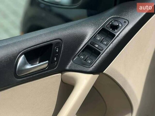 Синій Фольксваген Тігуан, об'ємом двигуна 2 л та пробігом 129 тис. км за 14500 $, фото 8 на Automoto.ua