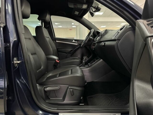 Синий Фольксваген Тигуан, объемом двигателя 2 л и пробегом 70 тыс. км за 16000 $, фото 8 на Automoto.ua