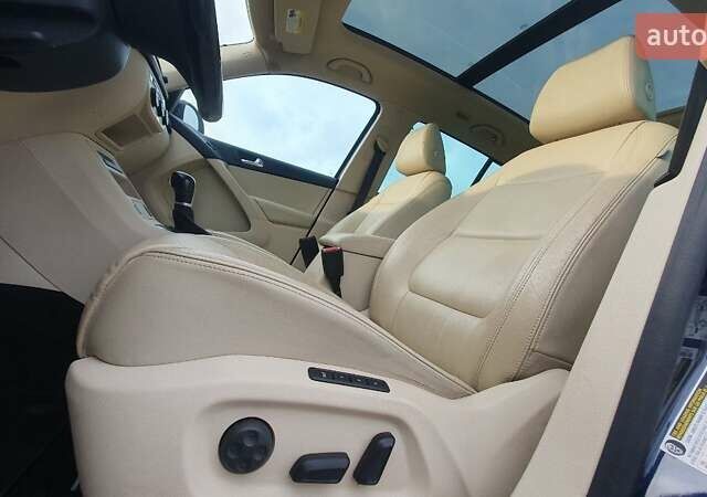 Синий Фольксваген Тигуан, объемом двигателя 2 л и пробегом 134 тыс. км за 12500 $, фото 11 на Automoto.ua