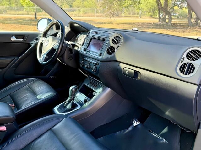 Синий Фольксваген Тигуан, объемом двигателя 2 л и пробегом 78 тыс. км за 13400 $, фото 9 на Automoto.ua