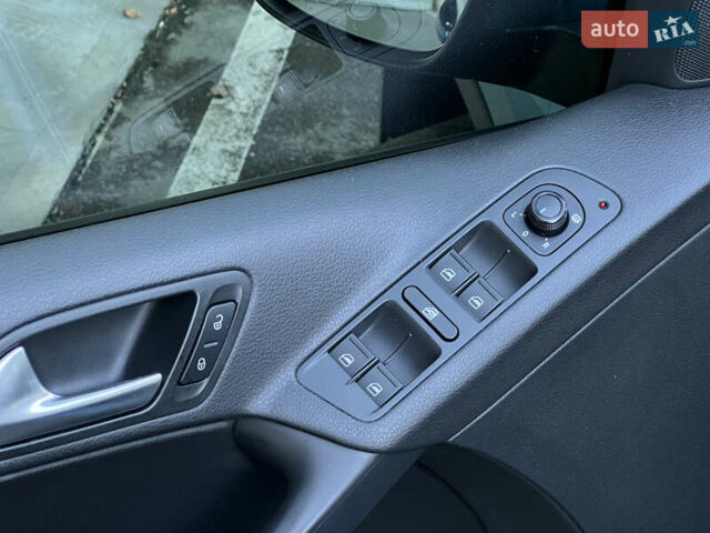 Синий Фольксваген Тигуан, объемом двигателя 1.98 л и пробегом 136 тыс. км за 14500 $, фото 27 на Automoto.ua