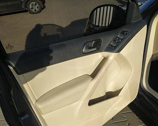 Синій Фольксваген Тігуан, об'ємом двигуна 0 л та пробігом 98 тис. км за 14500 $, фото 23 на Automoto.ua