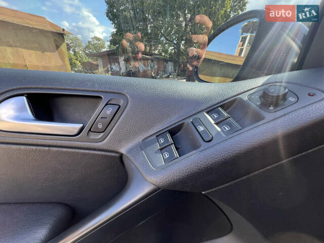 Синий Фольксваген Тигуан, объемом двигателя 1.98 л и пробегом 212 тыс. км за 13200 $, фото 5 на Automoto.ua