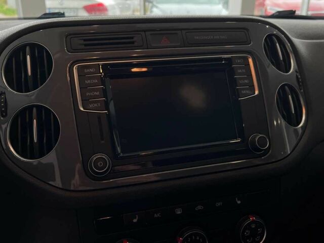 Синій Фольксваген Тігуан, об'ємом двигуна 2 л та пробігом 118 тис. км за 12650 $, фото 13 на Automoto.ua