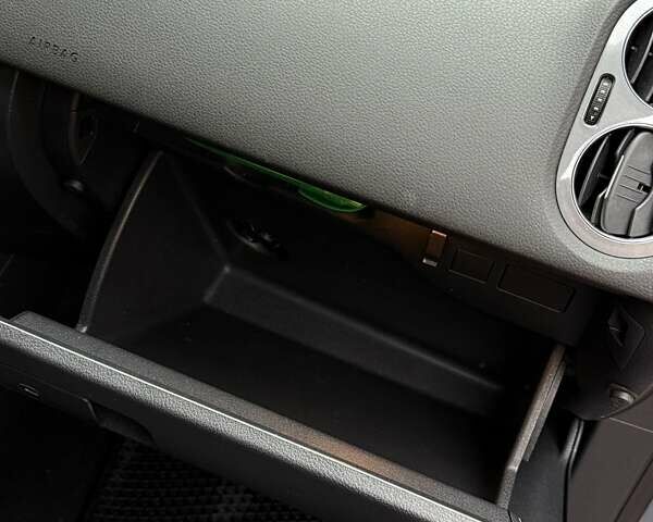 Синий Фольксваген Тигуан, объемом двигателя 1.98 л и пробегом 117 тыс. км за 14250 $, фото 15 на Automoto.ua