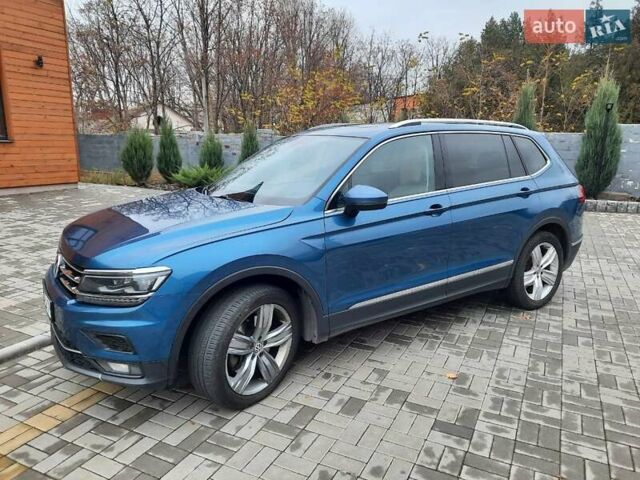 Синий Фольксваген Тигуан, объемом двигателя 1.98 л и пробегом 236 тыс. км за 16500 $, фото 2 на Automoto.ua