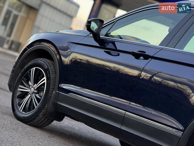 Синий Фольксваген Тигуан, объемом двигателя 2 л и пробегом 253 тыс. км за 22500 $, фото 24 на Automoto.ua