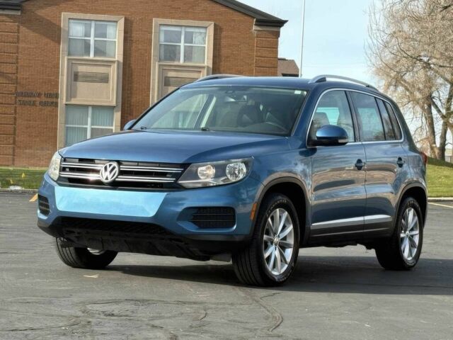 Синій Фольксваген Тігуан, об'ємом двигуна 2 л та пробігом 62 тис. км за 2000 $, фото 2 на Automoto.ua