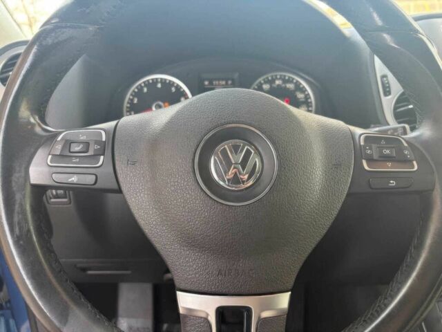 Синій Фольксваген Тігуан, об'ємом двигуна 2 л та пробігом 62 тис. км за 2000 $, фото 9 на Automoto.ua