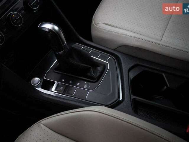 Синий Фольксваген Тигуан, объемом двигателя 2 л и пробегом 140 тыс. км за 18000 $, фото 22 на Automoto.ua