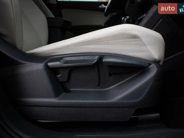 Синий Фольксваген Тигуан, объемом двигателя 2 л и пробегом 140 тыс. км за 18000 $, фото 32 на Automoto.ua