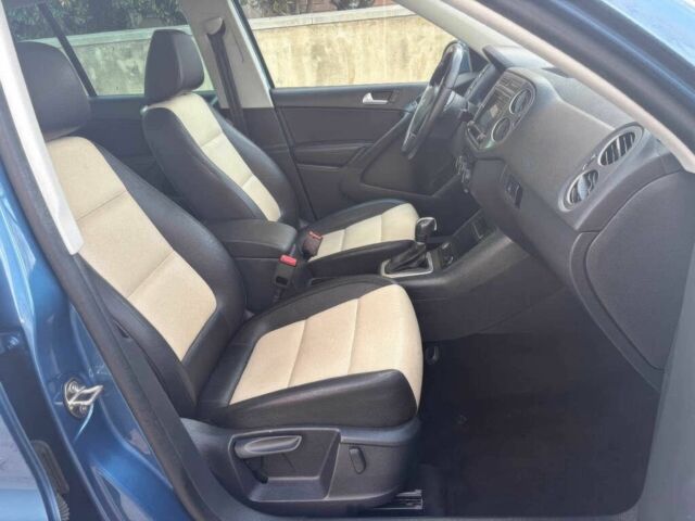 Синій Фольксваген Тігуан, об'ємом двигуна 2 л та пробігом 62 тис. км за 2000 $, фото 7 на Automoto.ua