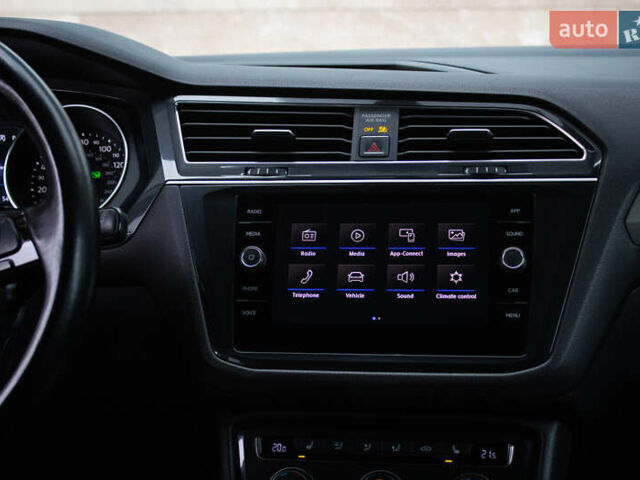 Синий Фольксваген Тигуан, объемом двигателя 2 л и пробегом 140 тыс. км за 18000 $, фото 15 на Automoto.ua