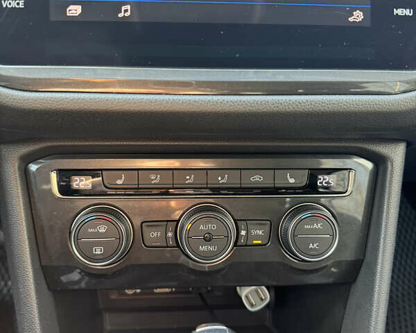 Синій Фольксваген Тігуан, об'ємом двигуна 2 л та пробігом 99 тис. км за 19000 $, фото 12 на Automoto.ua