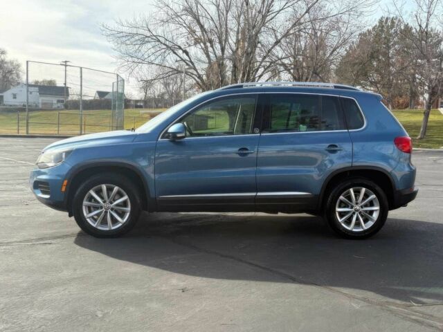 Синій Фольксваген Тігуан, об'ємом двигуна 2 л та пробігом 62 тис. км за 2000 $, фото 3 на Automoto.ua