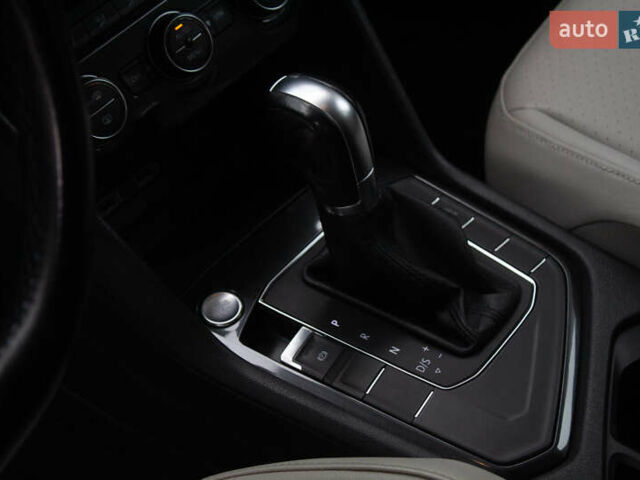 Синий Фольксваген Тигуан, объемом двигателя 2 л и пробегом 140 тыс. км за 18000 $, фото 23 на Automoto.ua