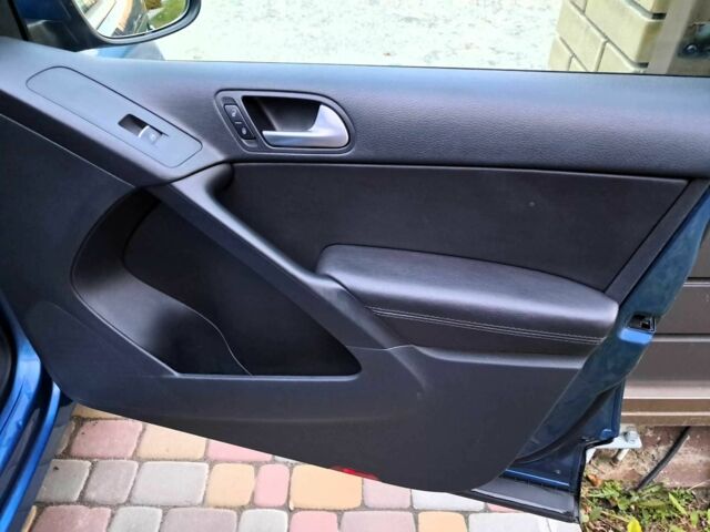 Синій Фольксваген Тігуан, об'ємом двигуна 2 л та пробігом 162 тис. км за 13300 $, фото 18 на Automoto.ua