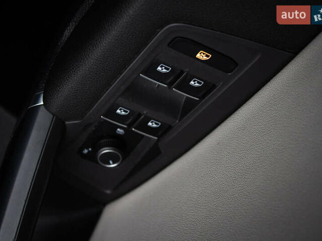 Синий Фольксваген Тигуан, объемом двигателя 2 л и пробегом 140 тыс. км за 18000 $, фото 30 на Automoto.ua