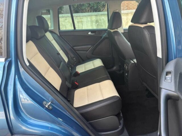 Синій Фольксваген Тігуан, об'ємом двигуна 2 л та пробігом 62 тис. км за 2000 $, фото 10 на Automoto.ua