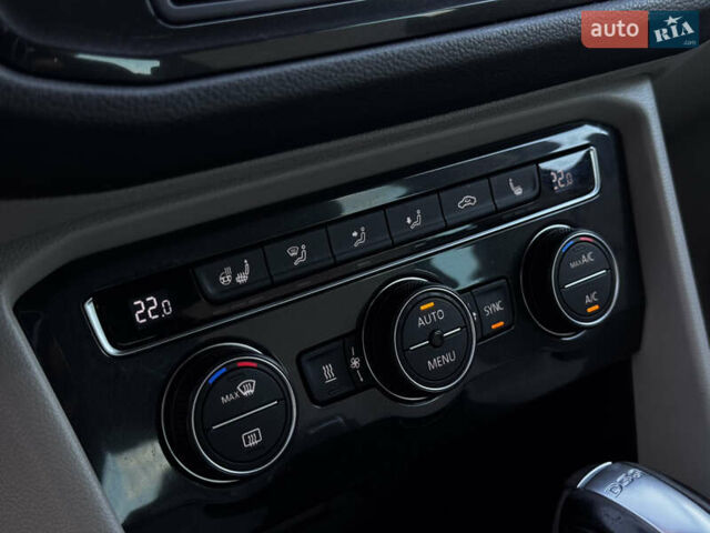 Синий Фольксваген Тигуан, объемом двигателя 2 л и пробегом 253 тыс. км за 22500 $, фото 33 на Automoto.ua