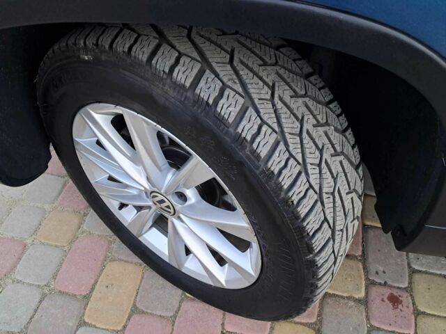 Синій Фольксваген Тігуан, об'ємом двигуна 2 л та пробігом 162 тис. км за 13300 $, фото 20 на Automoto.ua