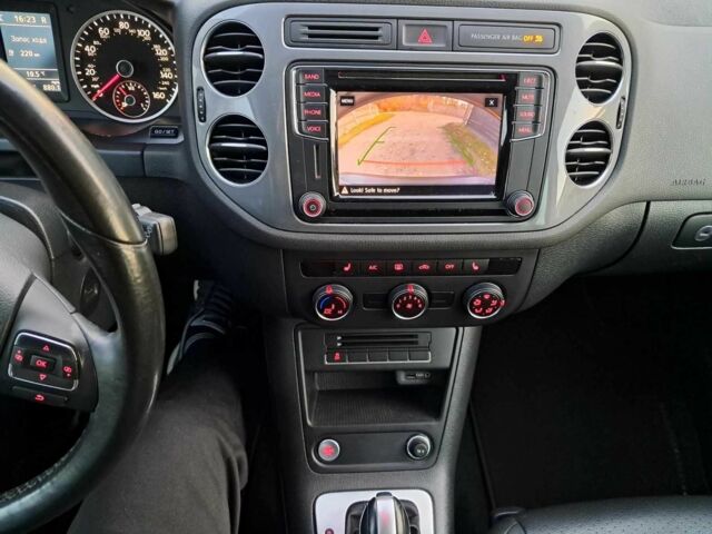 Синій Фольксваген Тігуан, об'ємом двигуна 2 л та пробігом 162 тис. км за 13300 $, фото 11 на Automoto.ua