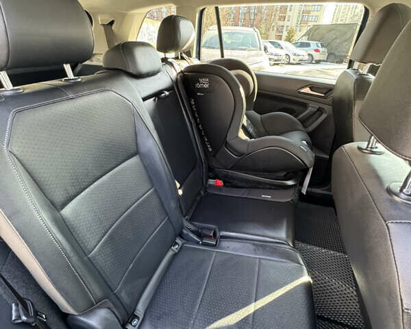 Синій Фольксваген Тігуан, об'ємом двигуна 2 л та пробігом 99 тис. км за 19000 $, фото 20 на Automoto.ua