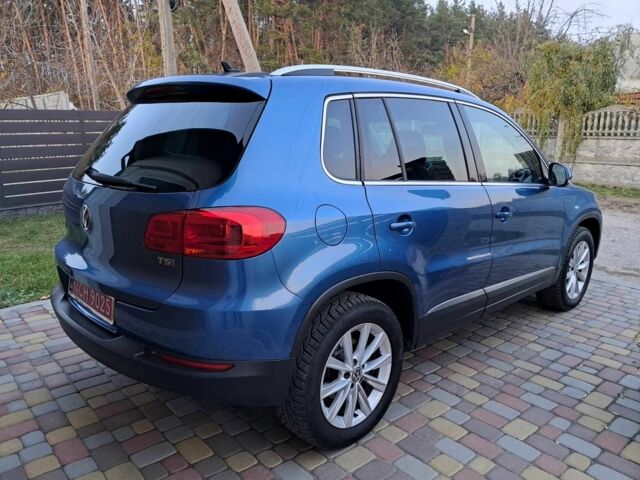 Синій Фольксваген Тігуан, об'ємом двигуна 2 л та пробігом 162 тис. км за 13300 $, фото 4 на Automoto.ua