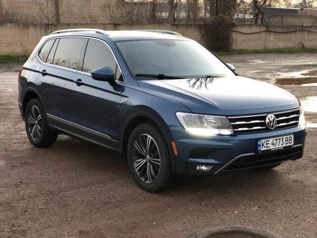 Синий Фольксваген Тигуан, объемом двигателя 2 л и пробегом 169 тыс. км за 19500 $, фото 1 на Automoto.ua