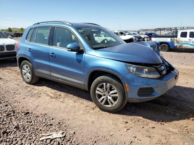 Синий Фольксваген Тигуан, объемом двигателя 2 л и пробегом 103 тыс. км за 9500 $, фото 2 на Automoto.ua