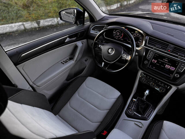 Синий Фольксваген Тигуан, объемом двигателя 2 л и пробегом 253 тыс. км за 22500 $, фото 3 на Automoto.ua