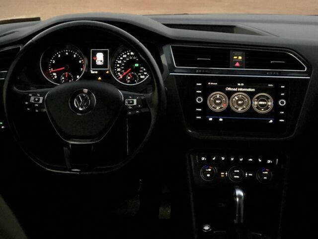 Синий Фольксваген Тигуан, объемом двигателя 2 л и пробегом 169 тыс. км за 19500 $, фото 4 на Automoto.ua