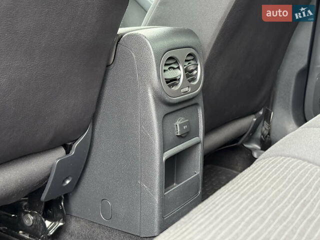 Синий Фольксваген Тигуан, объемом двигателя 1.98 л и пробегом 109 тыс. км за 12999 $, фото 28 на Automoto.ua