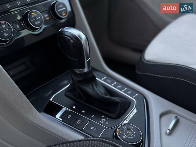 Синий Фольксваген Тигуан, объемом двигателя 2 л и пробегом 253 тыс. км за 22500 $, фото 31 на Automoto.ua