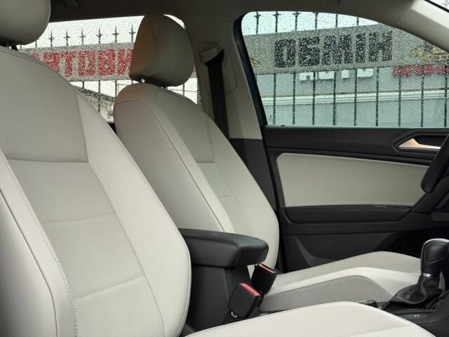 Синій Фольксваген Тігуан, об'ємом двигуна 2 л та пробігом 103 тис. км за 18999 $, фото 20 на Automoto.ua