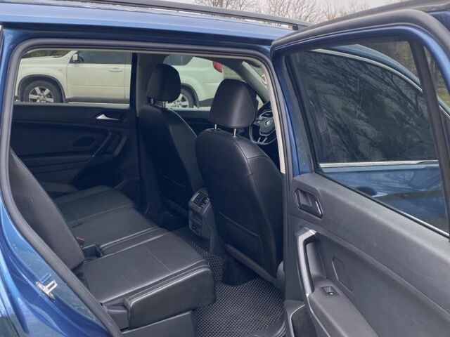 Синий Фольксваген Тигуан, объемом двигателя 2 л и пробегом 160 тыс. км за 15900 $, фото 21 на Automoto.ua