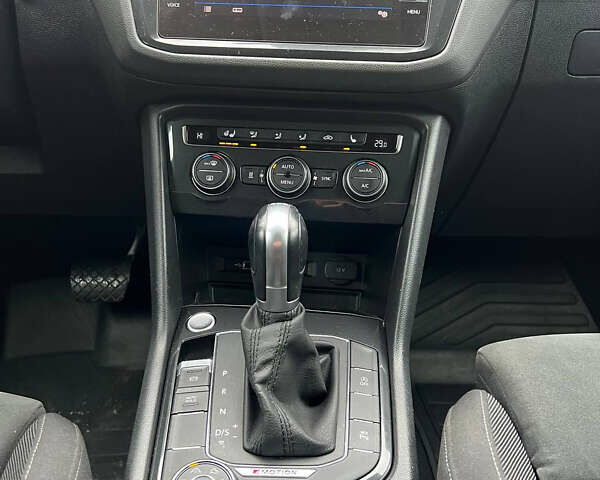 Синий Фольксваген Тигуан, объемом двигателя 1.98 л и пробегом 234 тыс. км за 26500 $, фото 9 на Automoto.ua