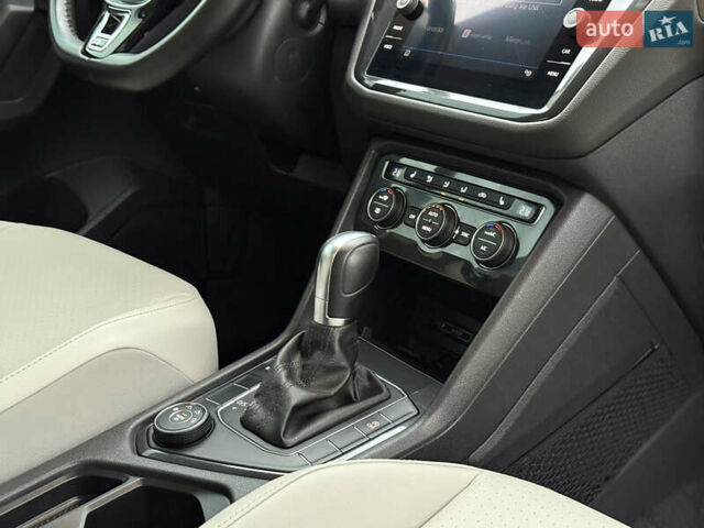 Синий Фольксваген Тигуан, объемом двигателя 1.98 л и пробегом 103 тыс. км за 18999 $, фото 43 на Automoto.ua