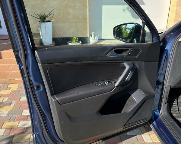 Синій Фольксваген Тігуан, об'ємом двигуна 1.98 л та пробігом 76 тис. км за 19500 $, фото 17 на Automoto.ua