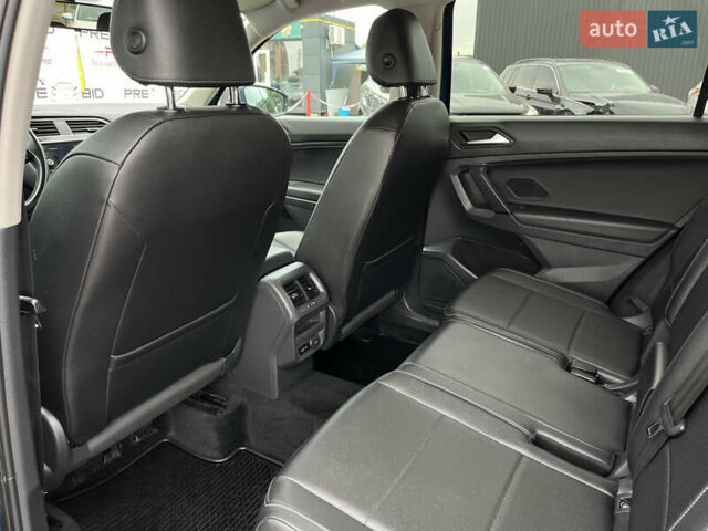 Синій Фольксваген Тігуан, об'ємом двигуна 2 л та пробігом 120 тис. км за 18500 $, фото 27 на Automoto.ua