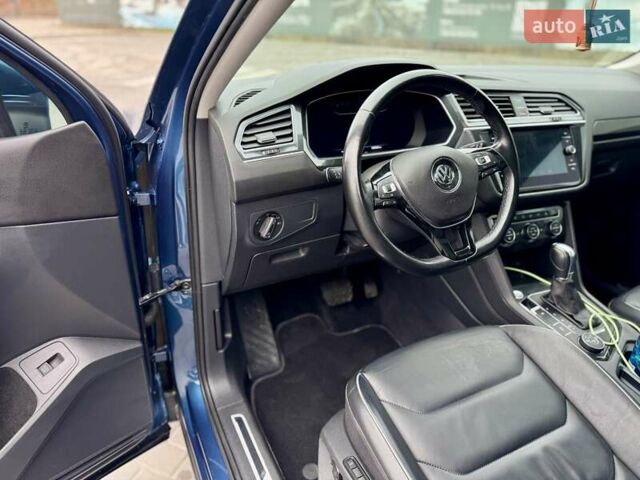 Синій Фольксваген Тігуан, об'ємом двигуна 2 л та пробігом 108 тис. км за 21700 $, фото 24 на Automoto.ua