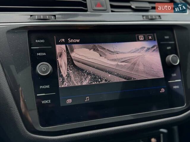 Синій Фольксваген Тігуан, об'ємом двигуна 2 л та пробігом 108 тис. км за 21700 $, фото 46 на Automoto.ua