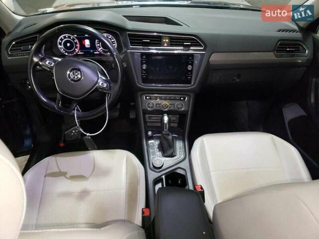 Синий Фольксваген Тигуан, объемом двигателя 1.98 л и пробегом 125 тыс. км за 4000 $, фото 7 на Automoto.ua