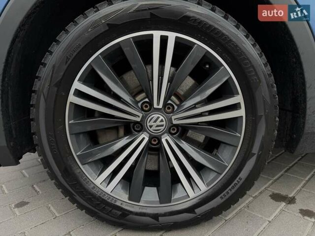 Синій Фольксваген Тігуан, об'ємом двигуна 2 л та пробігом 108 тис. км за 21700 $, фото 64 на Automoto.ua