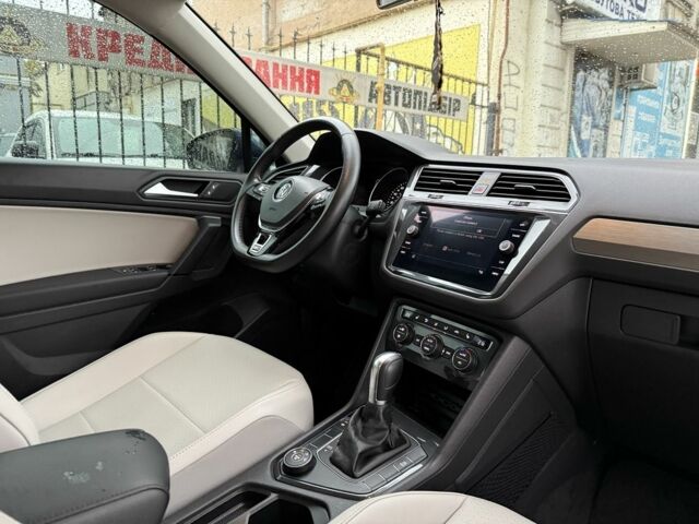 Синій Фольксваген Тігуан, об'ємом двигуна 2 л та пробігом 103 тис. км за 18999 $, фото 21 на Automoto.ua