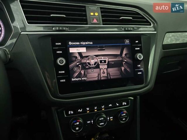 Синий Фольксваген Тигуан, объемом двигателя 2 л и пробегом 81 тыс. км за 27800 $, фото 29 на Automoto.ua