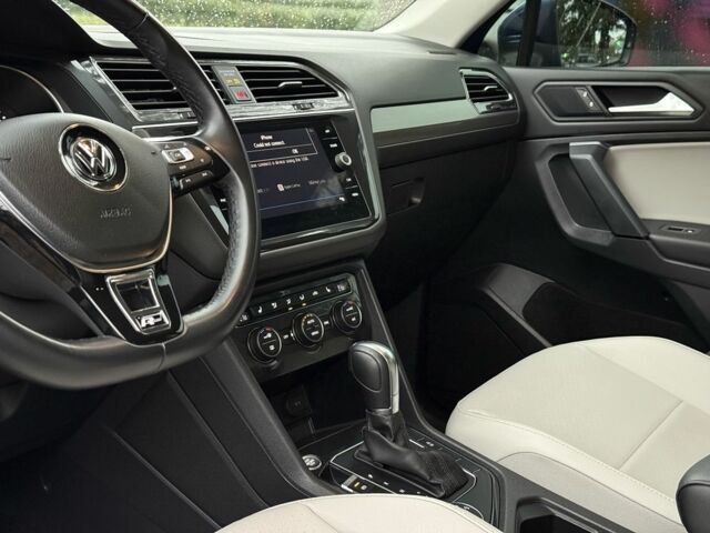 Синій Фольксваген Тігуан, об'ємом двигуна 2 л та пробігом 103 тис. км за 18999 $, фото 15 на Automoto.ua