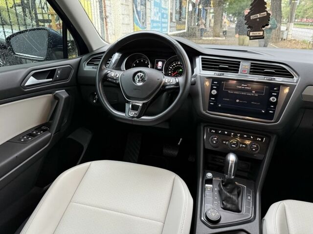 Синій Фольксваген Тігуан, об'ємом двигуна 2 л та пробігом 103 тис. км за 18999 $, фото 16 на Automoto.ua