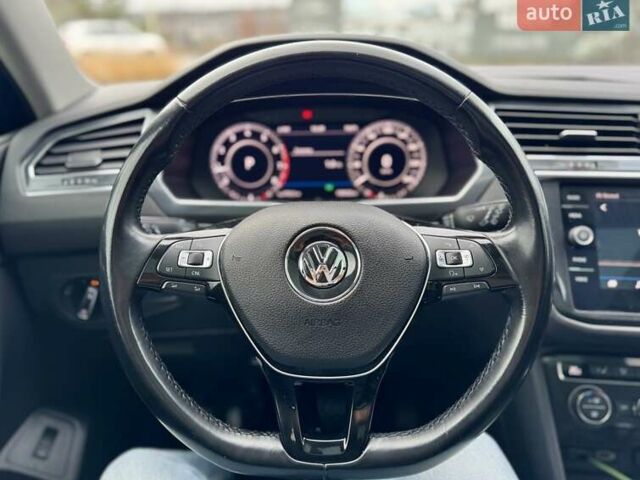 Синій Фольксваген Тігуан, об'ємом двигуна 2 л та пробігом 108 тис. км за 21700 $, фото 37 на Automoto.ua