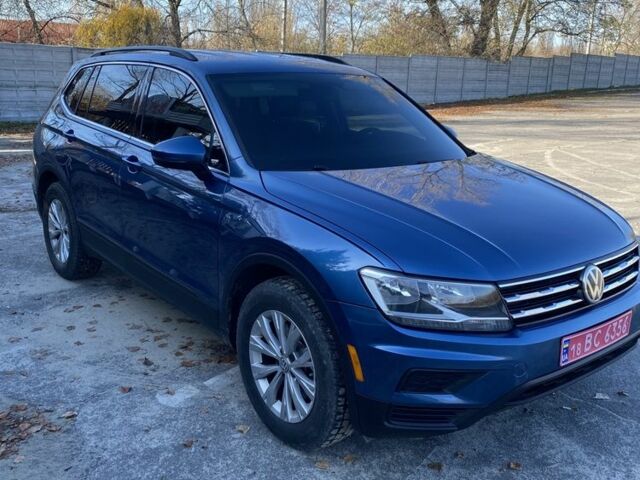 Синий Фольксваген Тигуан, объемом двигателя 2 л и пробегом 160 тыс. км за 15900 $, фото 1 на Automoto.ua